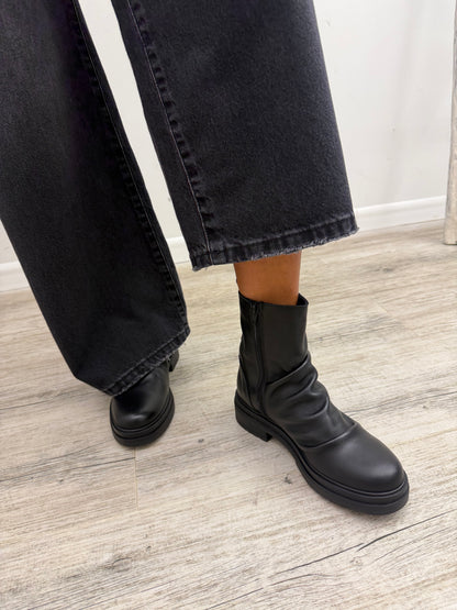 Ovyé - Stivaletto Slouchy