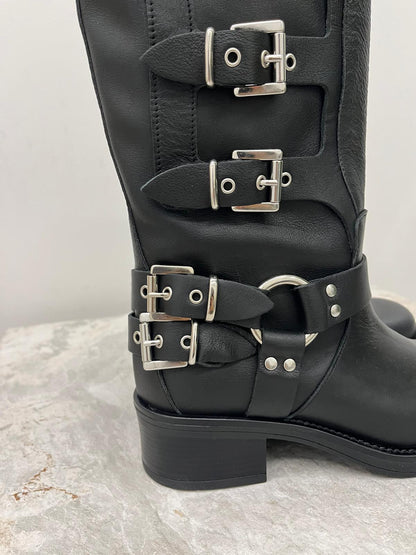 Ovyé - Biker Fibbie