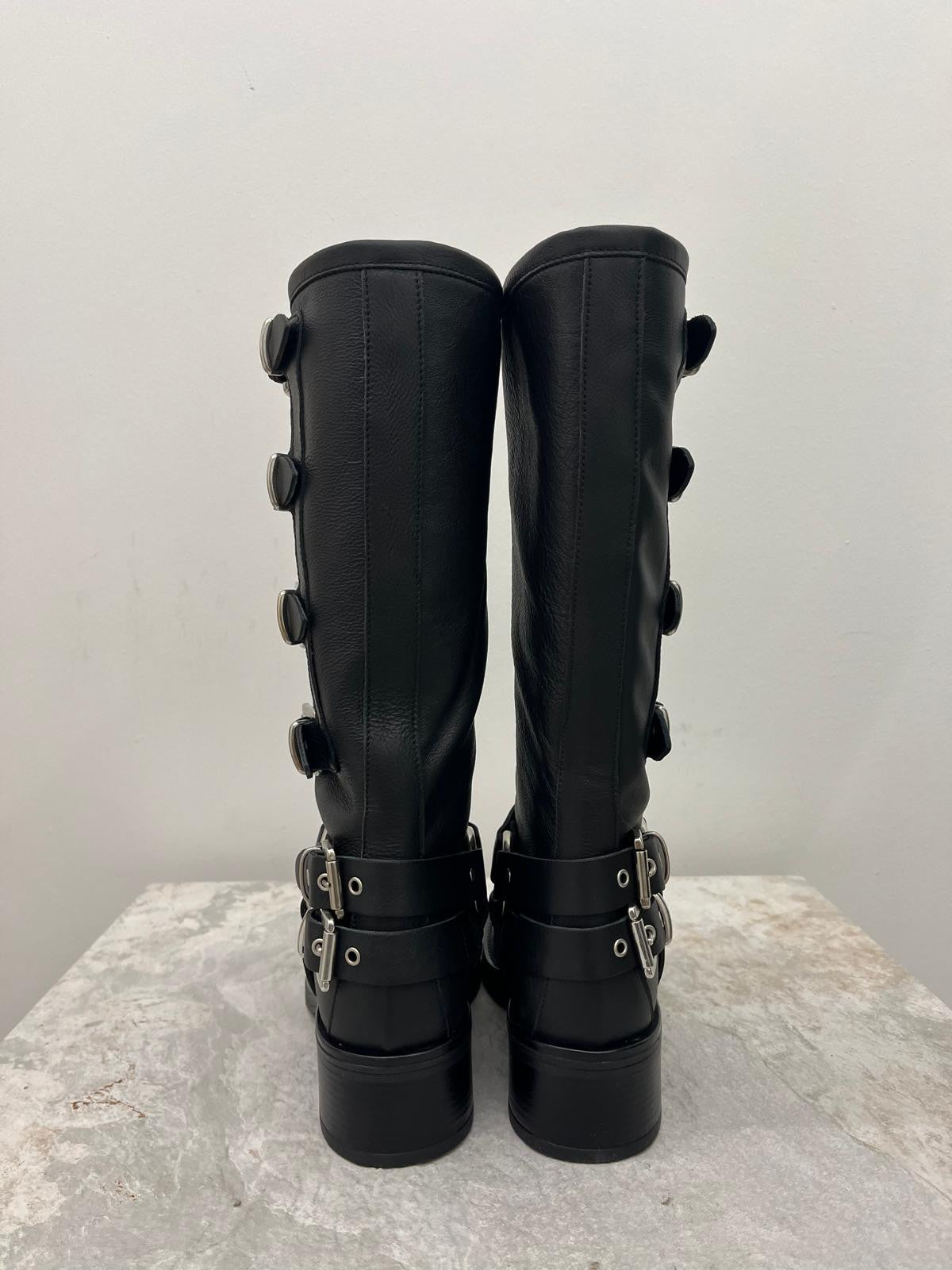 Ovyé - Biker Fibbie