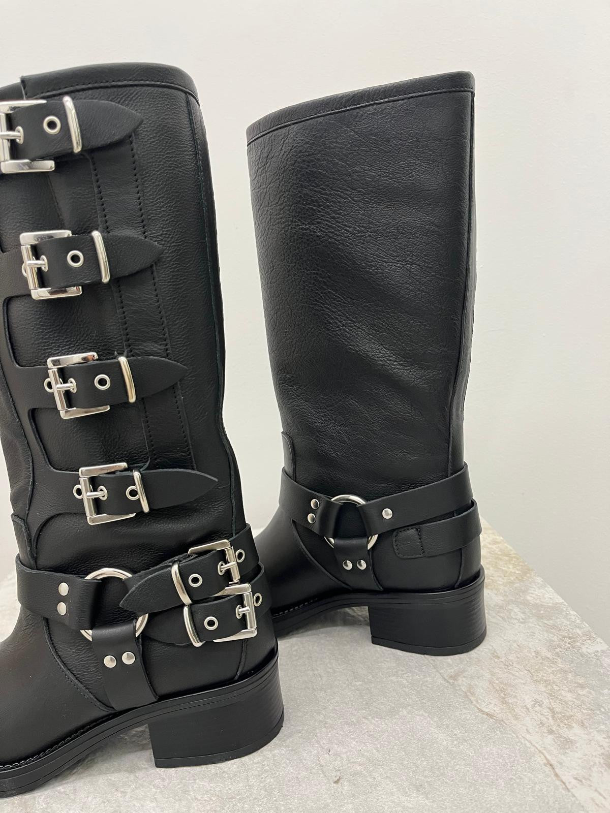 Ovyé - Biker Fibbie