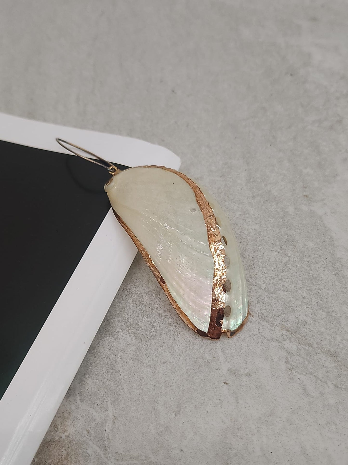 Stella Bloom - Mono Orecchino Shell Big