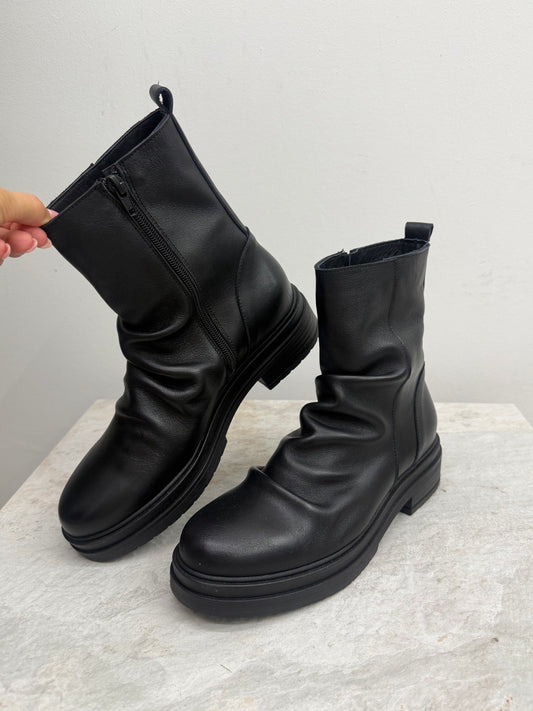 Ovyé - Stivaletto Slouchy