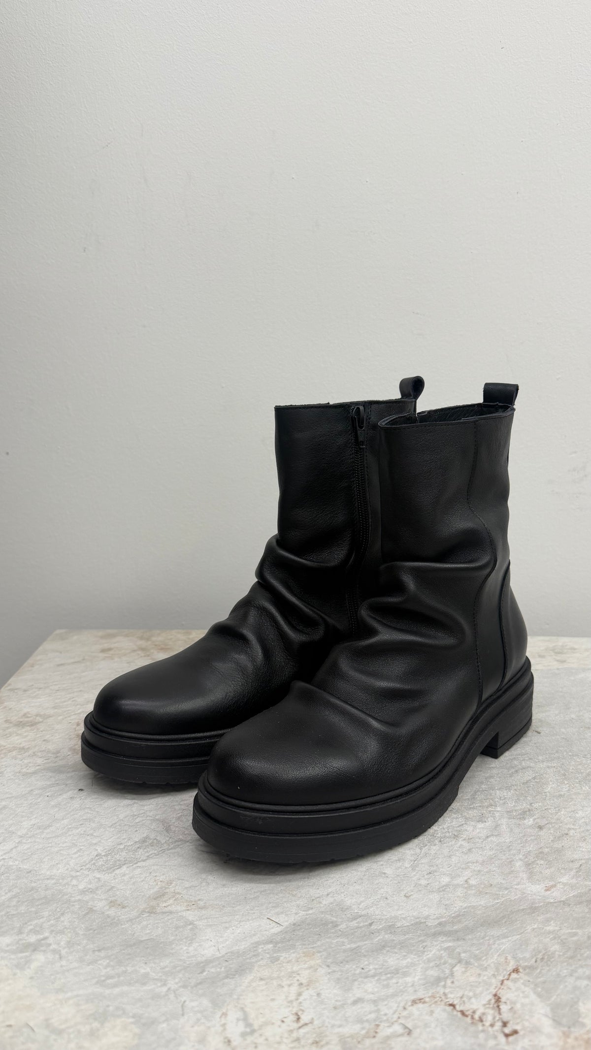 Ovyé - Stivaletto Slouchy